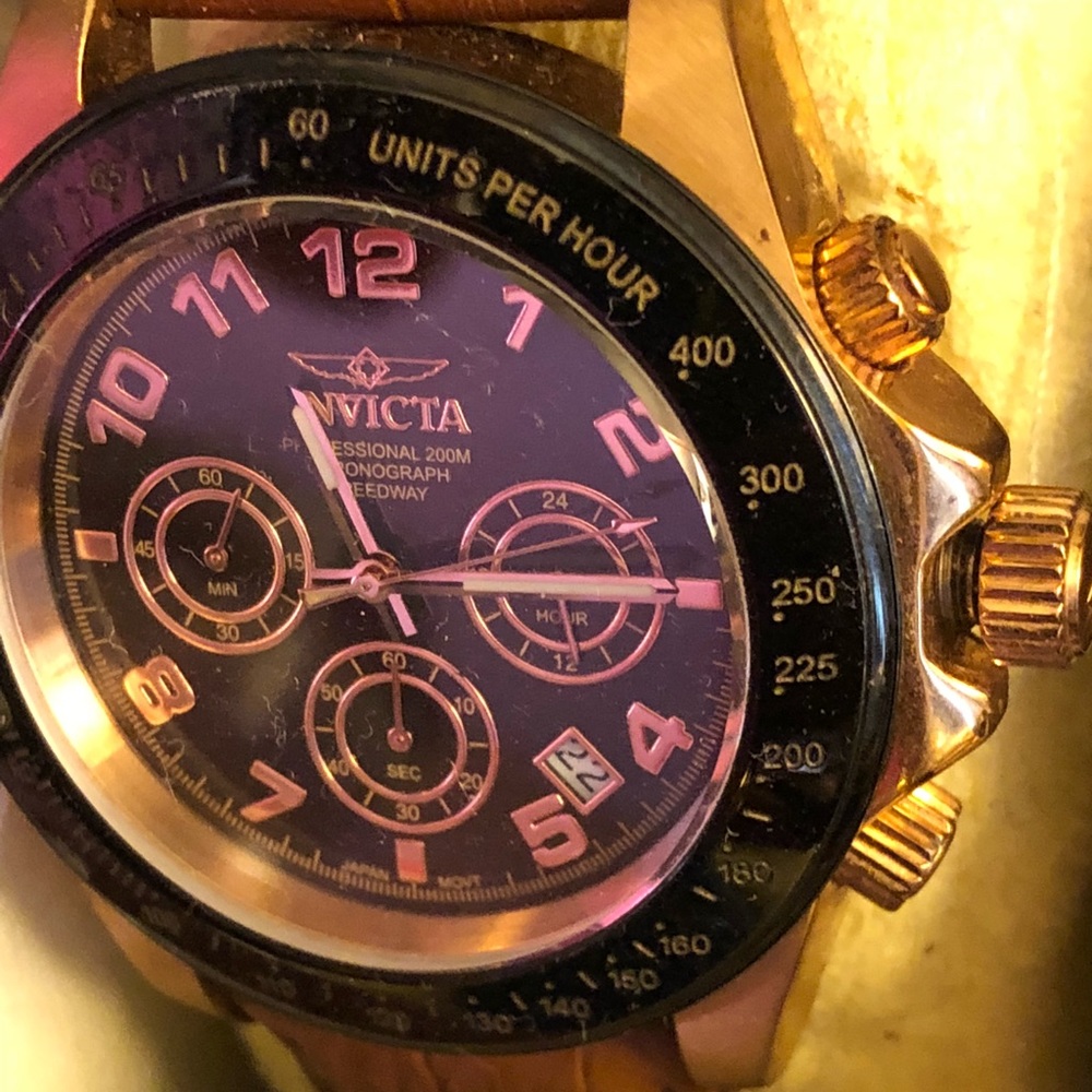 Men’s wrist watch